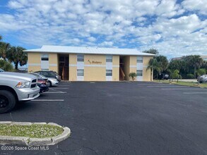 837 Hickory St in Melbourne, FL - Foto de edificio - Building Photo