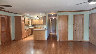 3817 NW 60th St in Oklahoma City, OK - Building Photo - Building Photo