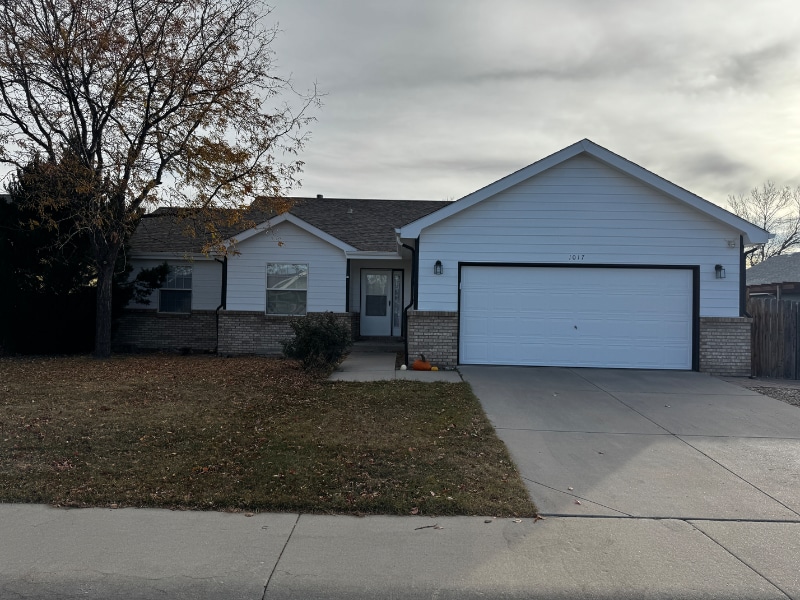 1017 Basin Ct in Windsor, CO - Foto de edificio