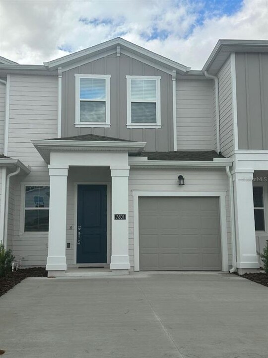 7601 Stone Crk Trl in Kissimmee, FL - Building Photo