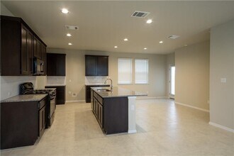 159 Living Reef Dr in San Marcos, TX - Building Photo - Building Photo