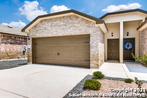 1111 Renee Way in Seguin, TX - Building Photo