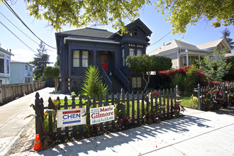 2108 San Antonio Ave in Alameda, CA - Foto de edificio - Building Photo