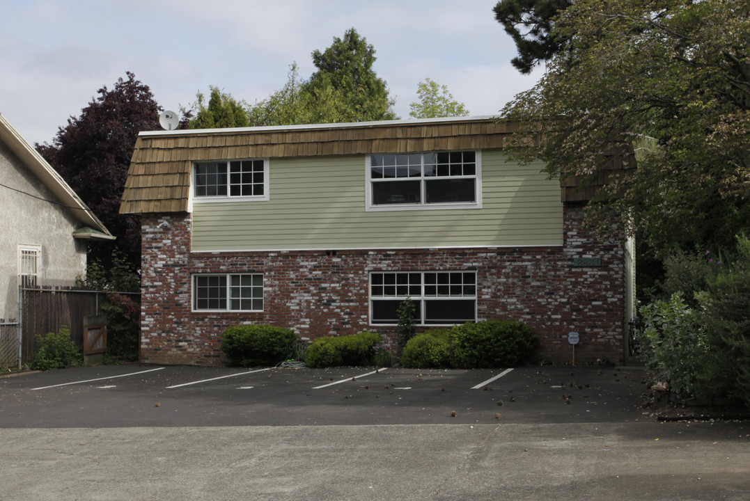 Ash Street Apartments in Portland, OR - Building Photo