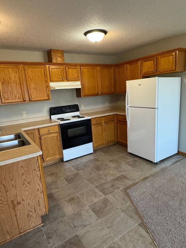 property at 1909 Wilcox Blvd E