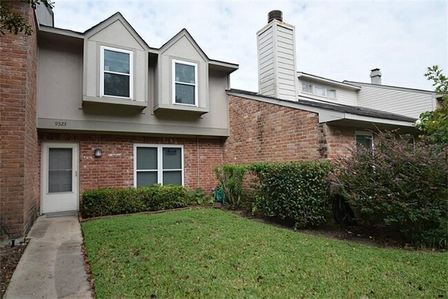 9323 Westwood Village Dr