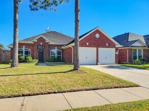 8402 Major Blizzard Dr in Houston, TX - Building Photo - Building Photo