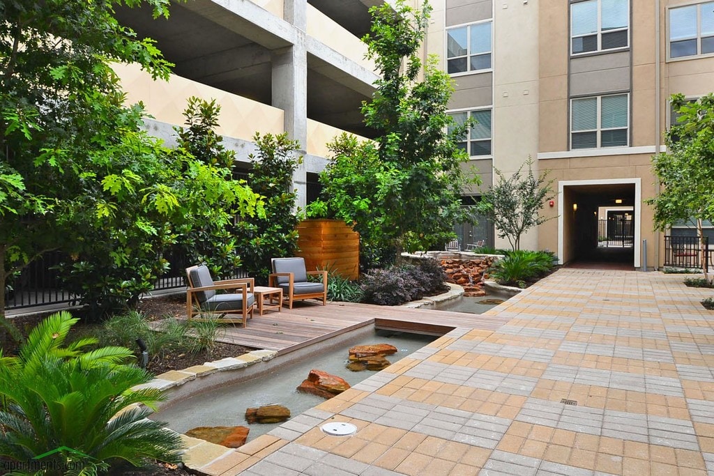 1800 Broadway San Antonio, TX Apartments