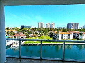 3131 NE 188th St, Unit 2-601 in Aventura, FL - Building Photo - Building Photo