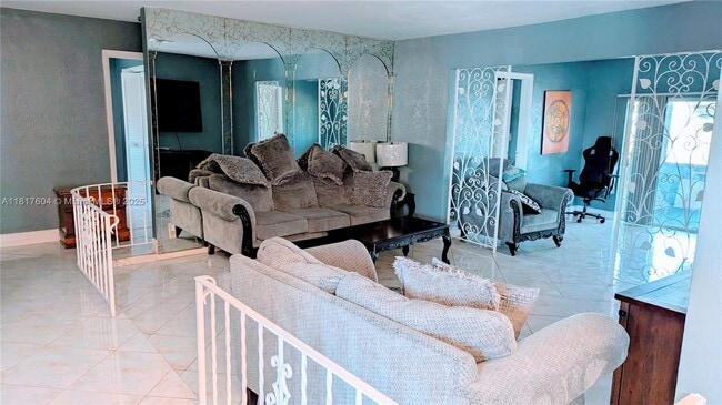 5710 NW 13th Ct in Lauderhill, FL - Foto de edificio - Building Photo