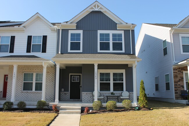 property at 1523 Stanford Ln