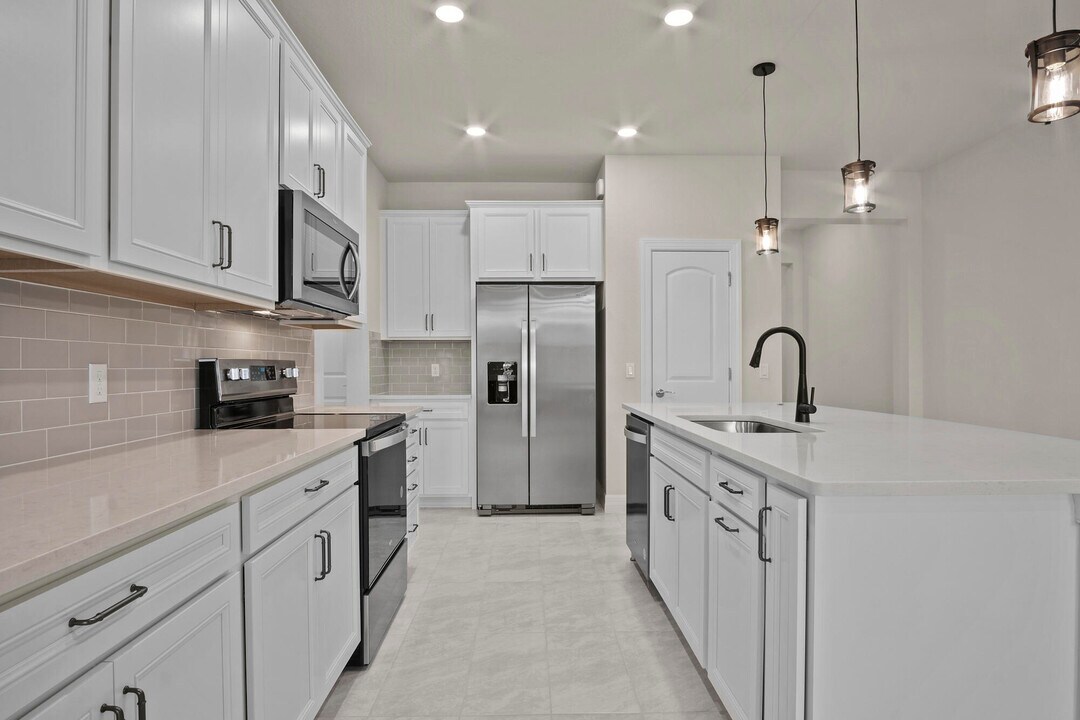 4837 Chantilly Rd in Wellington, FL - Building Photo