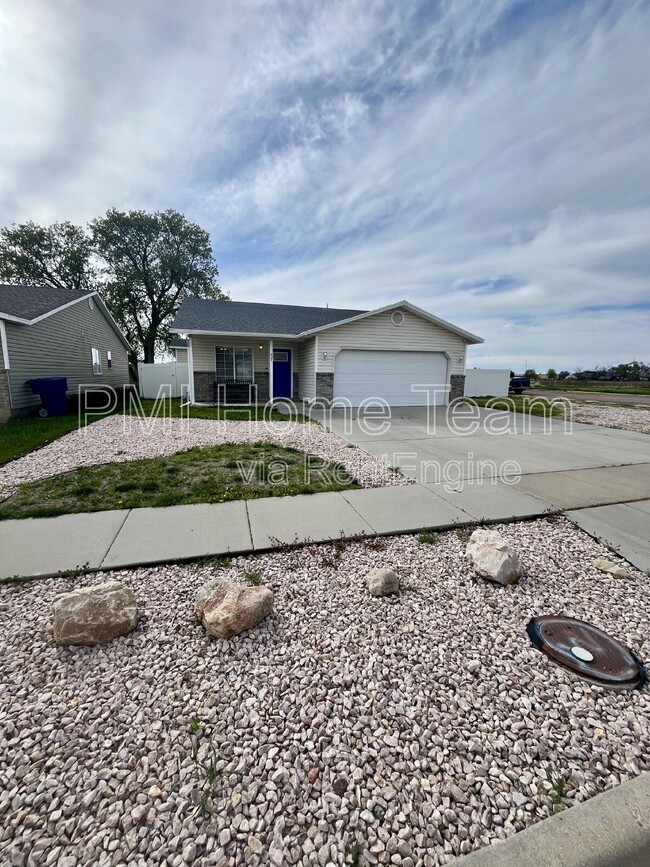 427 Downs Dr in Ogden, UT - Building Photo - Building Photo