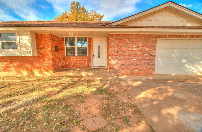 120 N Ranchwood Blvd in Yukon, OK - Building Photo - Building Photo