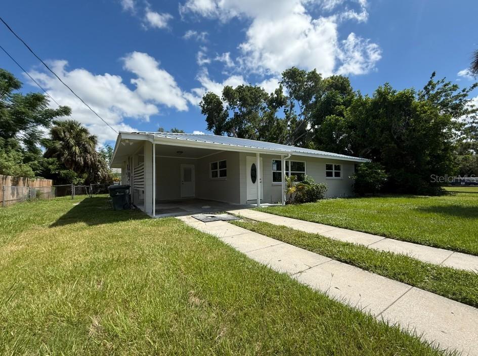 2443 Eugene St in Sarasota, FL - Building Photo