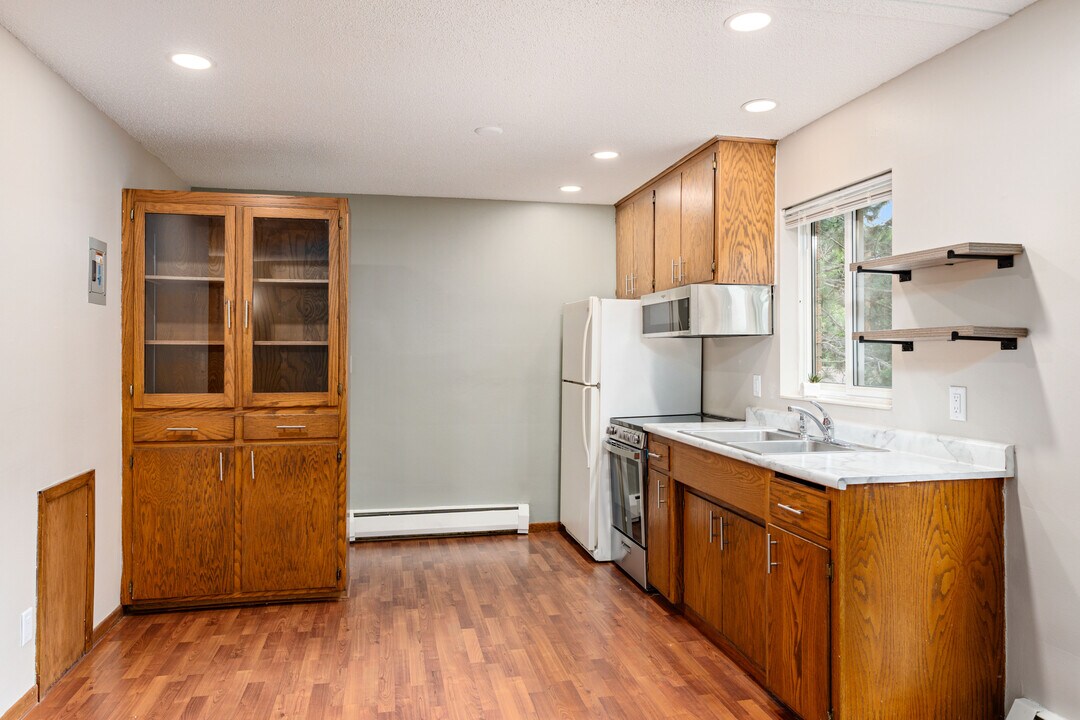730 Fairview Ave N in St. Paul, MN - Building Photo