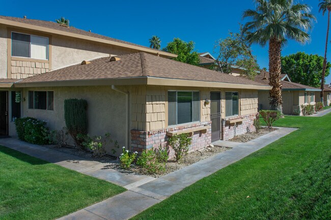 72714 Willow St in Palm Desert, CA - Foto de edificio - Building Photo