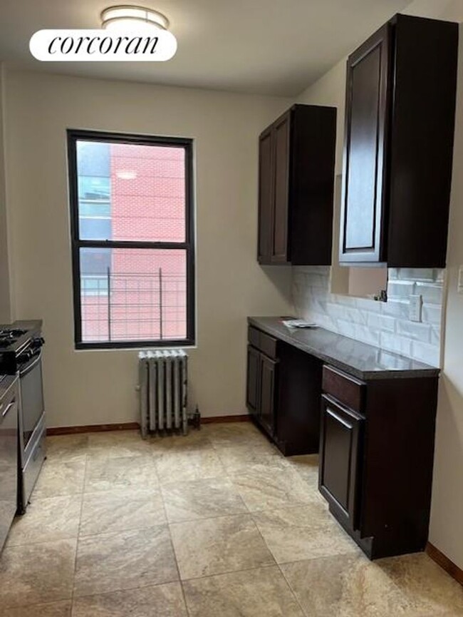 821 Maple St in Brooklyn, NY - Building Photo - Building Photo