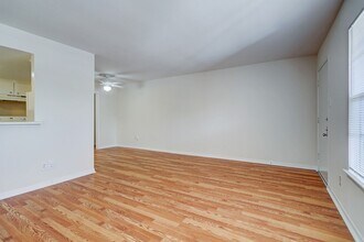 Marshall in Houston, TX - Building Photo - Interior Photo