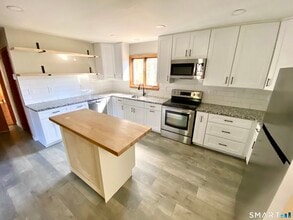 1 Burlington Rd in Farmington, CT - Building Photo - Building Photo