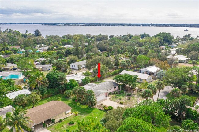 1117 NE Kubin Ave in Jensen Beach, FL - Building Photo - Building Photo