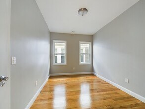 39 Calumet St, Unit 2 in Boston, MA - Building Photo - Building Photo