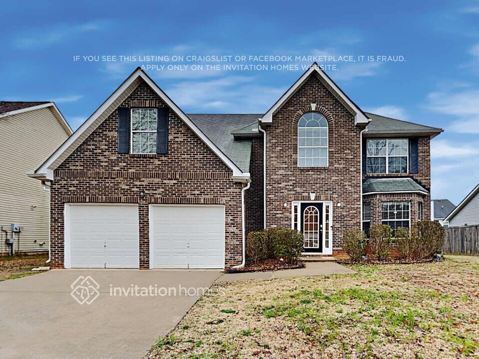 420 Browning Field Way in Hampton, GA - Foto de edificio