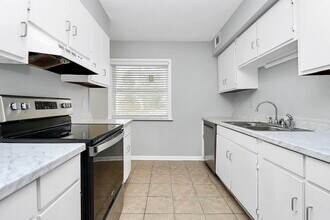 9121 Troon Ln in Charlotte, NC - Building Photo - Building Photo