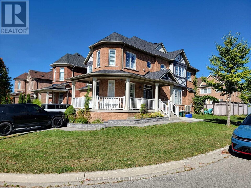 73 Isabella Garden Ln in Whitchurch-Stouffville, ON - Building Photo