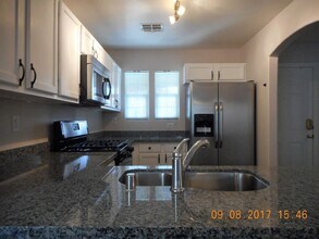 9260 Millikan Ave in Las Vegas, NV - Building Photo - Building Photo
