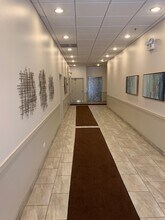 2011 W Belmont Ave, Unit 308 in Chicago, IL - Foto de edificio - Building Photo