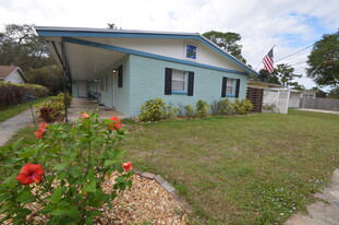 1516 Roger Dr, Unit 2 in Titusville, FL - Building Photo