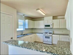 6519 Floral Glen Ln in Katy, TX - Building Photo - Building Photo