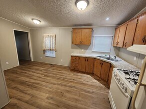 319 Rahm St in Salina, KS - Building Photo - Building Photo
