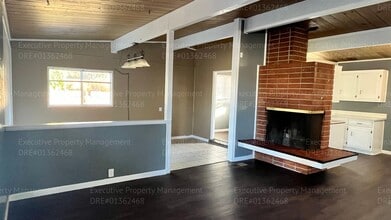 500 Day Ave in Bakersfield, CA - Building Photo - Building Photo