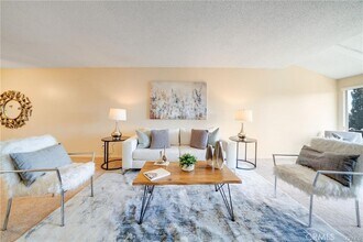 12830 Burbank Blvd in Los Angeles, CA - Building Photo - Building Photo
