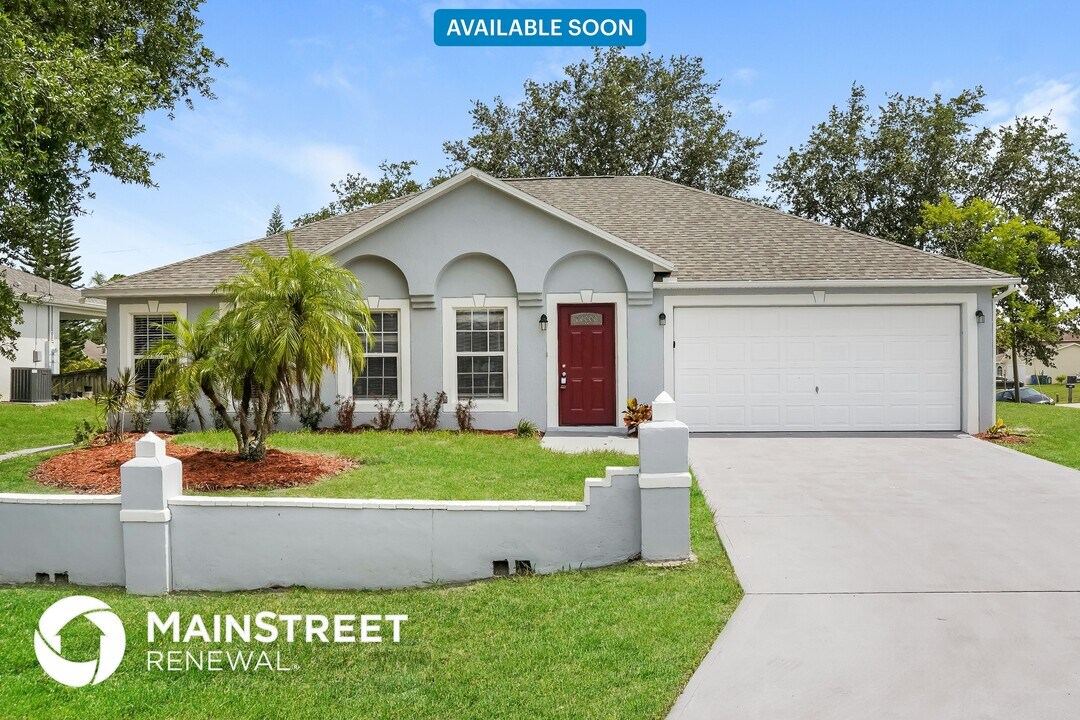 1394 Gillott St NW in Palm Bay, FL - Building Photo
