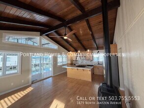 1879 N Jantzen Ave in Portland, OR - Building Photo - Building Photo