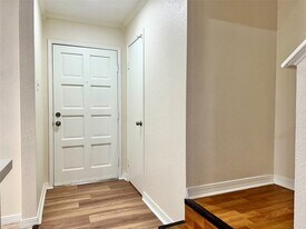 1715 Moritz Dr in Houston, TX - Building Photo