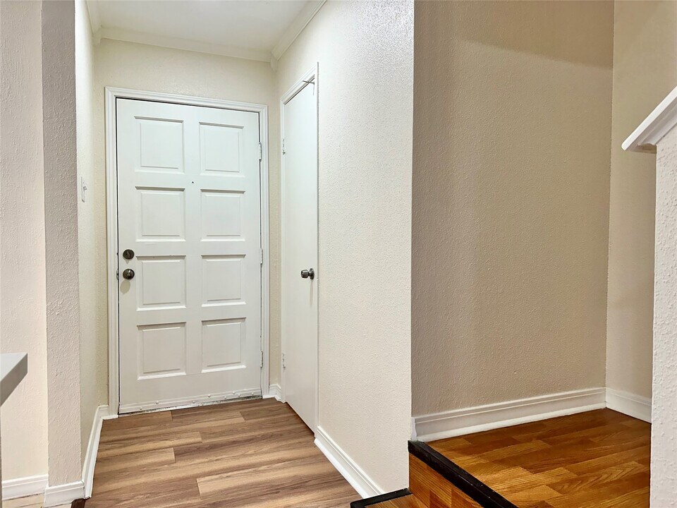 1715 Moritz Dr in Houston, TX - Building Photo