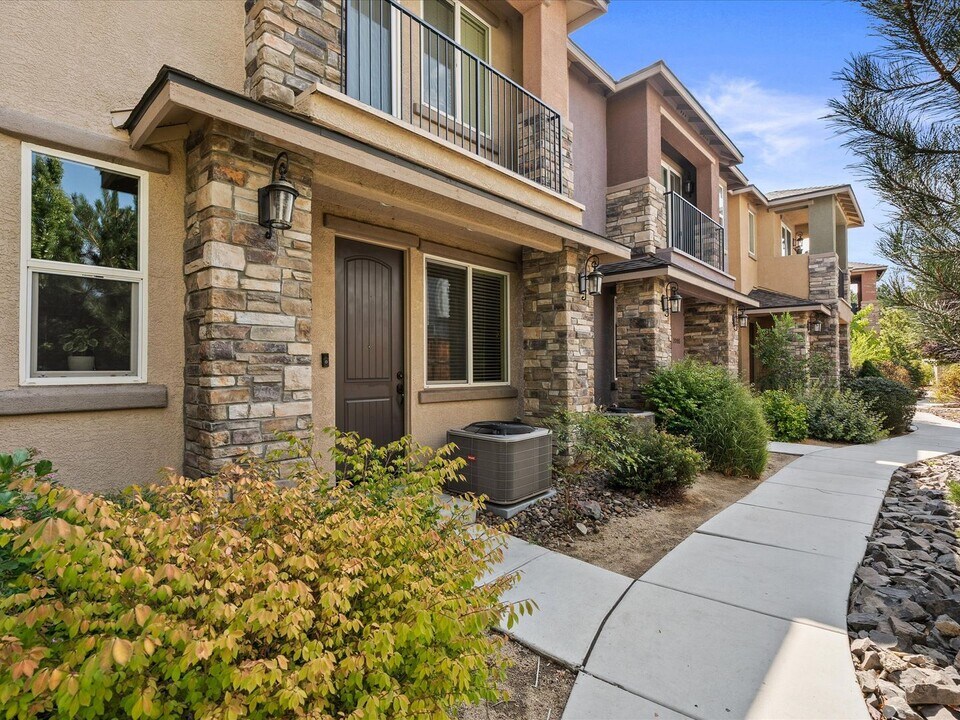 2081 S Virginia St in Reno, NV - Building Photo