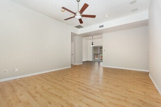 10438 High Hollows Dr, Unit 244L in Dallas, TX - Building Photo - Building Photo