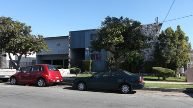 255 S Avenue 55 in Los Angeles, CA - Building Photo - Building Photo