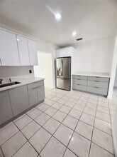 11821 SW 185th Terrace in Miami, FL - Foto de edificio - Building Photo