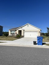 1319 Middle Lk Dr in Ormond Beach, FL - Foto de edificio - Building Photo