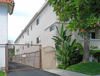 9715 Charnock Ave in Los Angeles, CA - Building Photo - Building Photo