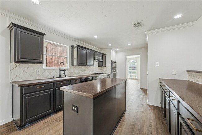 property at 11207 Briscoe Ln