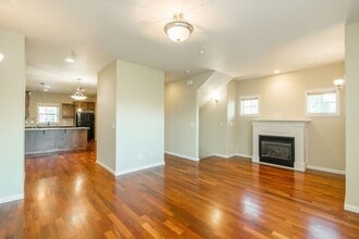 358 SW Eastman Pky in Gresham, OR - Building Photo - Building Photo