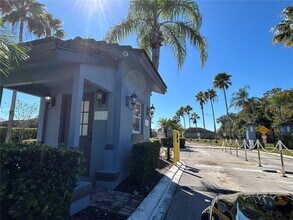 1925 Magical Ln in Kissimmee, FL - Building Photo - Building Photo