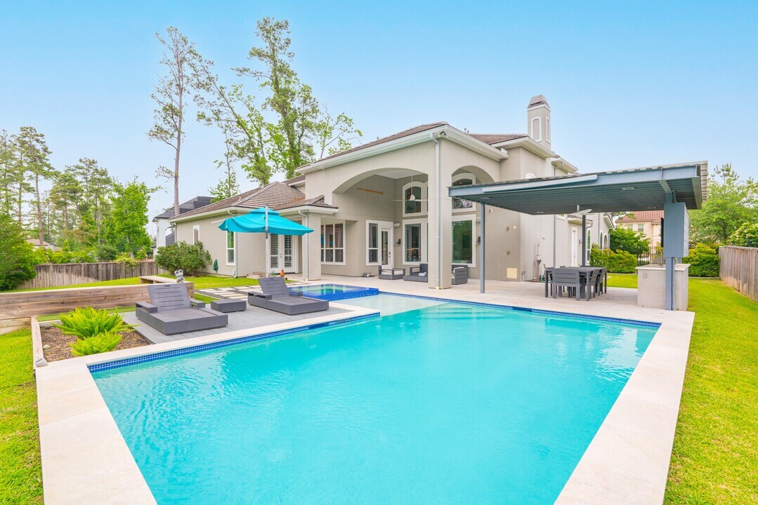 7 Blairs Way in Tomball, TX - Building Photo